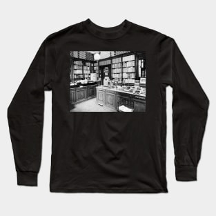 Cigar Shop, 1895. Vintage Photo Long Sleeve T-Shirt